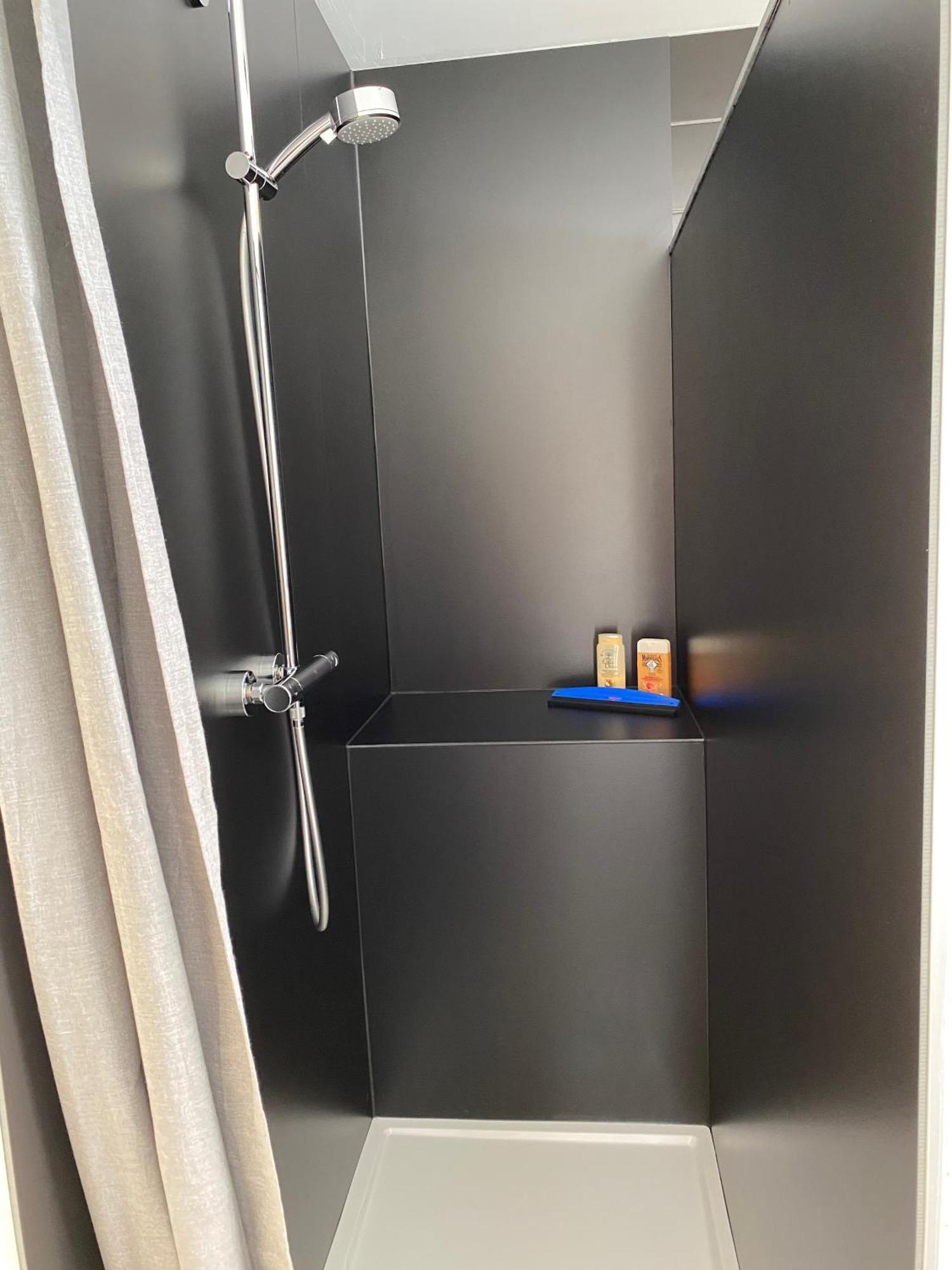 Sart-lez-Spa Studio & Appartement Au Lac الغرفة الصورة